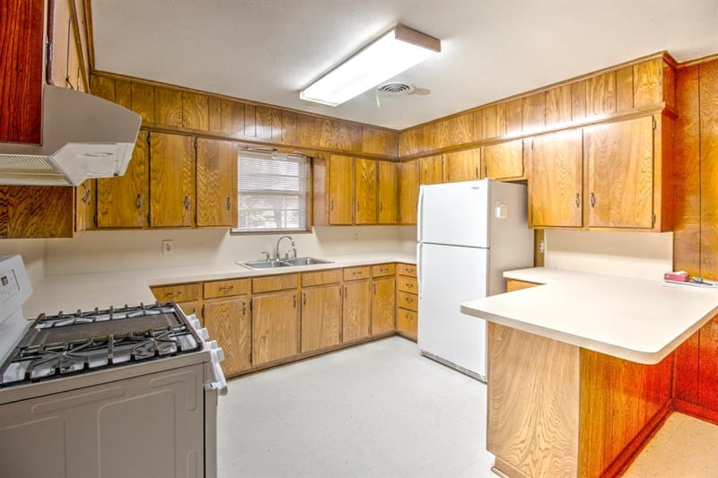 403 S Broadway Street, Collinsville TX 76233 - Photo 11