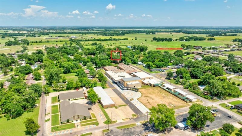 403 S Broadway Street, Collinsville TX 76233 - Photo 4