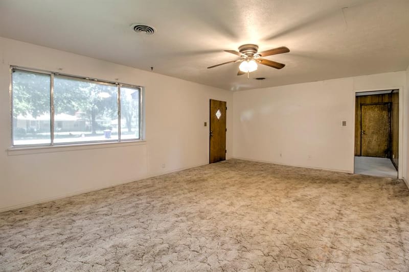 403 S Broadway Street, Collinsville TX 76233 - Photo 8