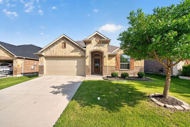 1352 Lake Grove Drive, Little Elm TX 75068 - Photo 2