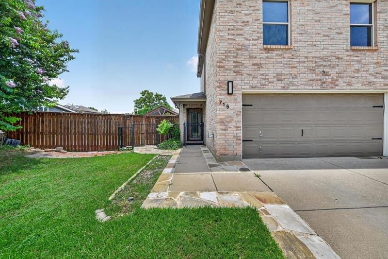 716 River Hill Lane, Fort Worth TX 76114 - Photo 5