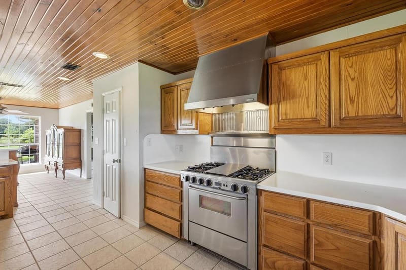 12190 Bell Road, Pilot Point TX 76258 - Photo 16