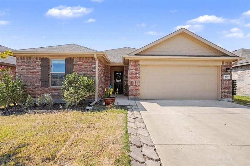 225 Olympia Marble Drive, Fort Worth TX 76131 - Photo 2