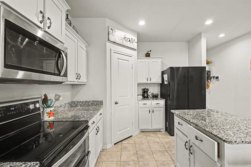 225 Olympia Marble Drive, Fort Worth TX 76131 - Photo 12