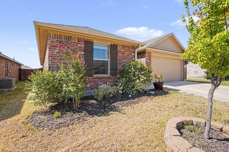 225 Olympia Marble Drive, Fort Worth TX 76131 - Photo 5