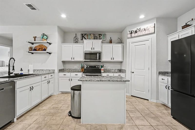 225 Olympia Marble Drive, Fort Worth TX 76131 - Photo 10