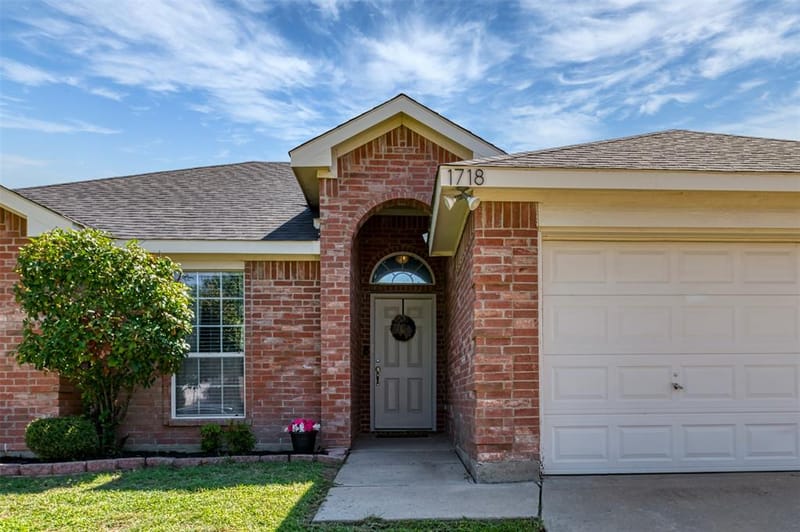 1718 La Caya Drive, Mansfield TX 76063 - Photo 4