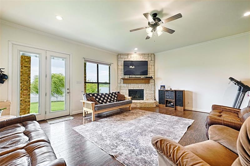 415 Breezeway Court, Cedar Hill TX 75104 - Photo 6
