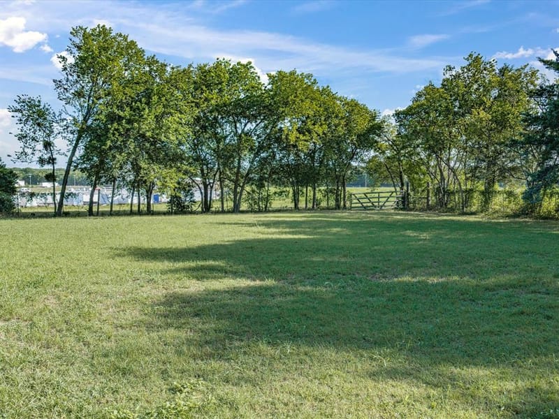 301 Ovilla Road, Waxahachie TX 75167 - Photo 9
