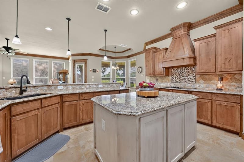 197 Ellis Creek Drive, Weatherford TX 76085 - Photo 9