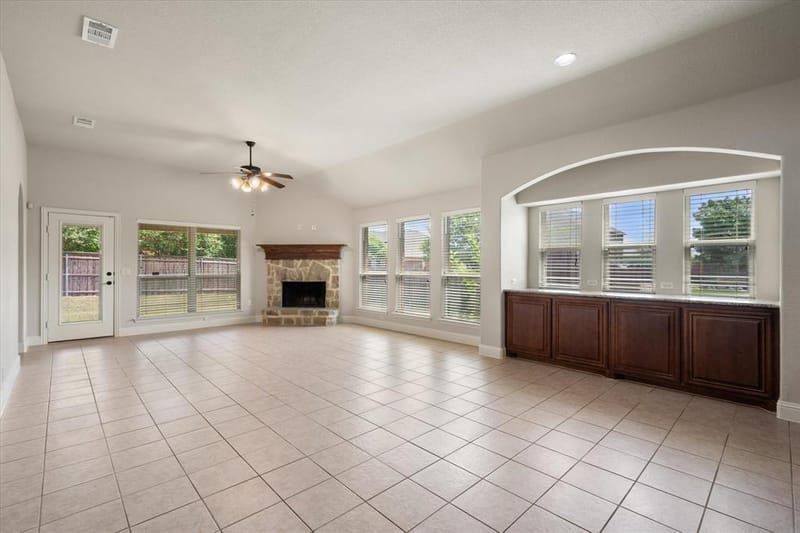 6633 Meadow Glen Drive, Midlothian TX 76065 - Photo 13