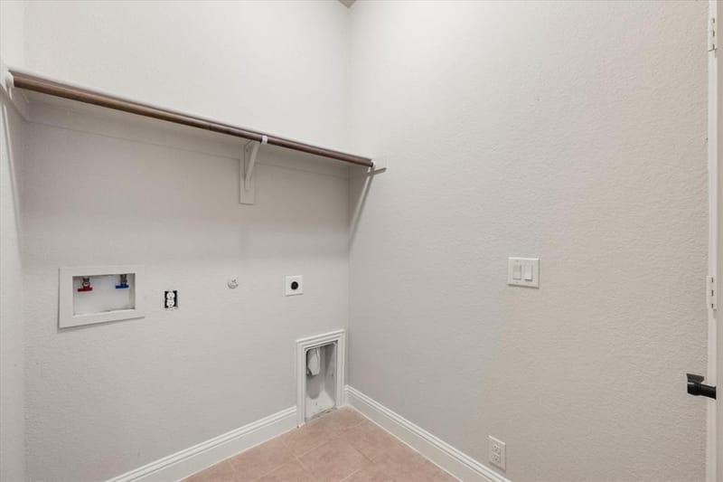 6633 Meadow Glen Drive, Midlothian TX 76065 - Photo 11