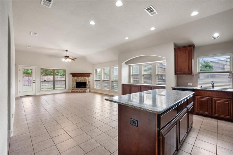 6633 Meadow Glen Drive, Midlothian TX 76065 - Photo 8