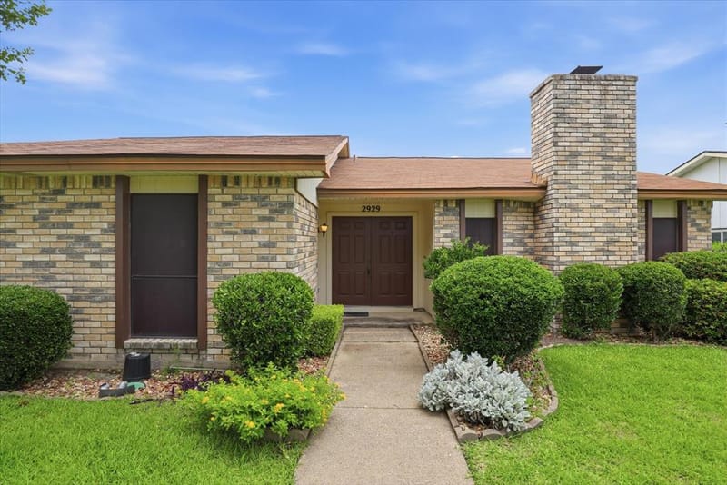 2929 Silverdale Lane, Garland TX 75044 - Photo 4