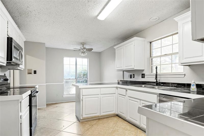 5112 Oak Gate Court, Arlington TX 76016 - Photo 13