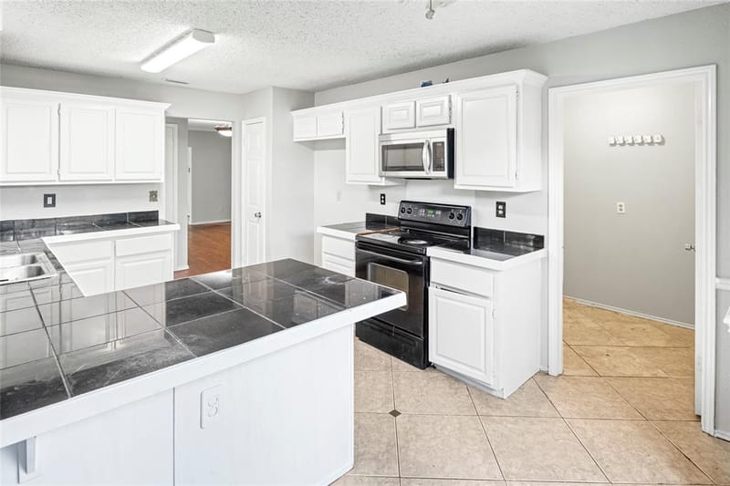 5112 Oak Gate Court, Arlington TX 76016 - Photo 17