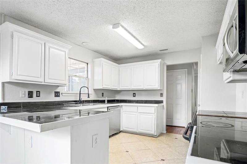 5112 Oak Gate Court, Arlington TX 76016 - Photo 14
