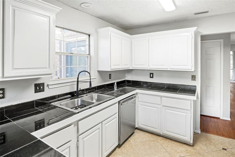 5112 Oak Gate Court, Arlington TX 76016 - Photo 15