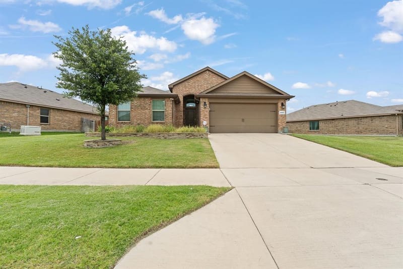4600 Fringetree Way, Fort Worth TX 76036 - Photo 2