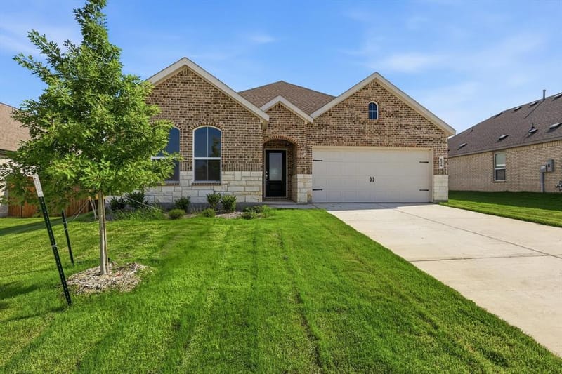 624 Mare Drive, Aubrey TX 76227 - Photo 3
