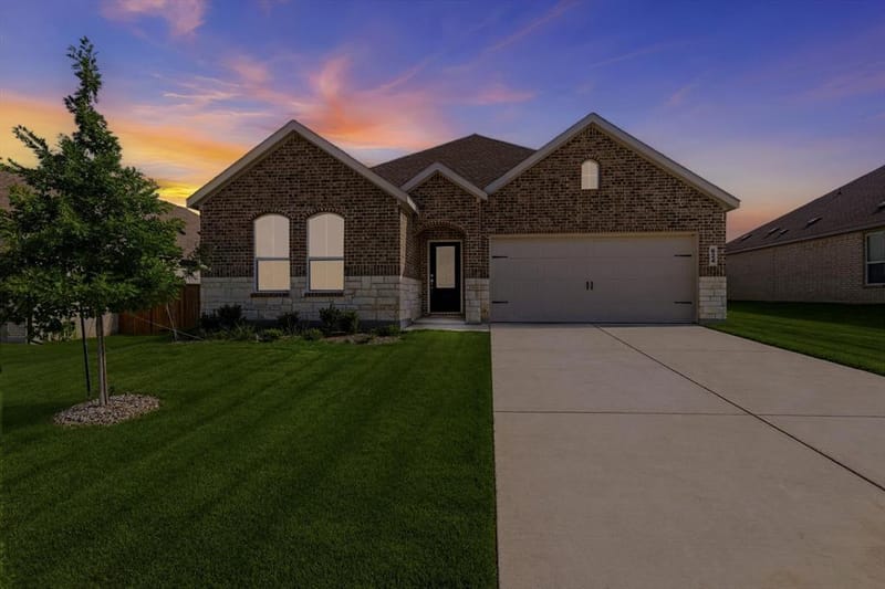 624 Mare Drive, Aubrey TX 76227