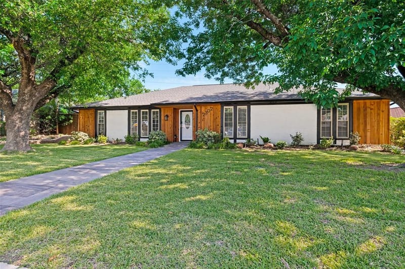 2302 Greenhill Drive, Carrollton TX 75006 - Photo 2