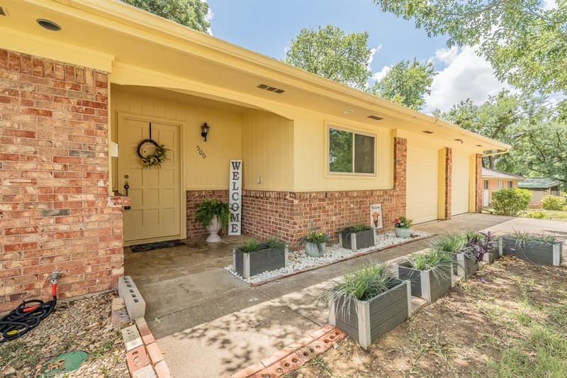 506 E Huitt Lane, Euless TX 76040 - Photo 2