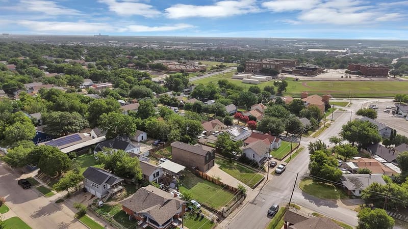 1008 20th Street, Fort Worth TX 76164 - Photo 9