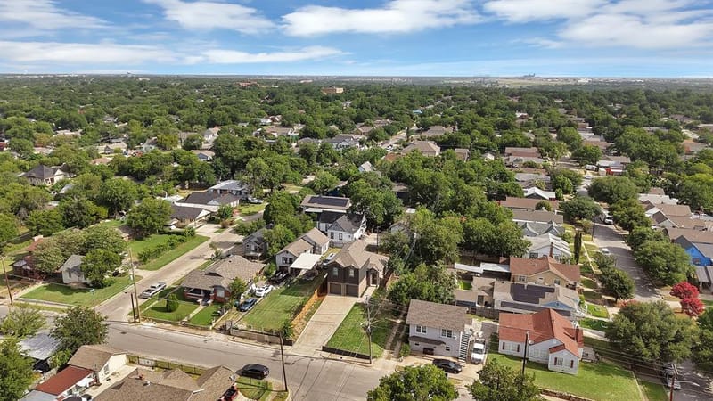 1008 20th Street, Fort Worth TX 76164 - Photo 8