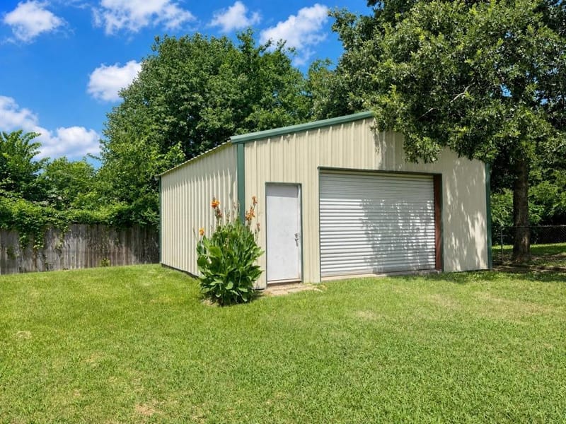 1414 N Binkley Avenue, Sherman TX 75092 - Photo 24
