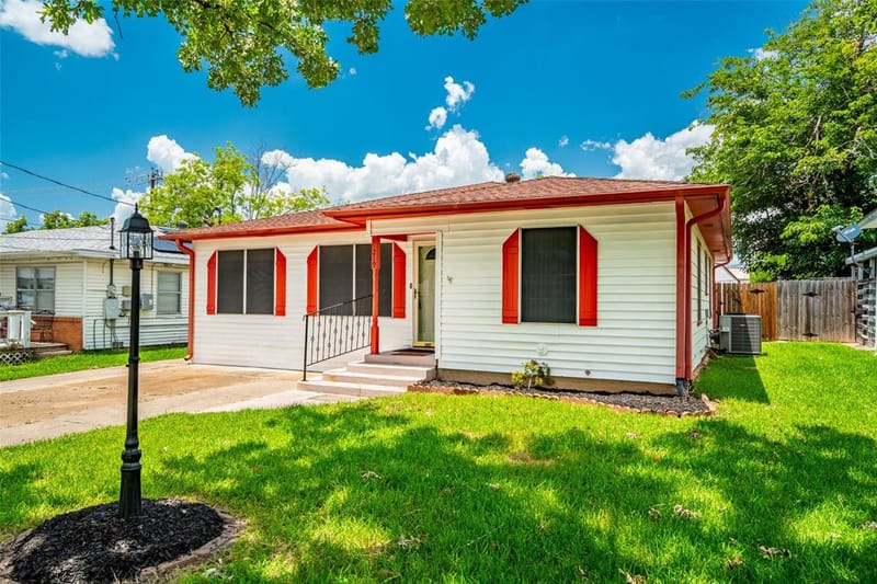 219 W Wilson Avenue, Sherman TX 75090 - Photo 3