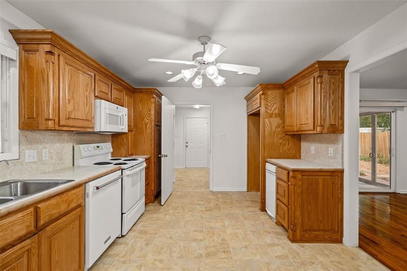 219 W Wilson Avenue, Sherman TX 75090 - Photo 18