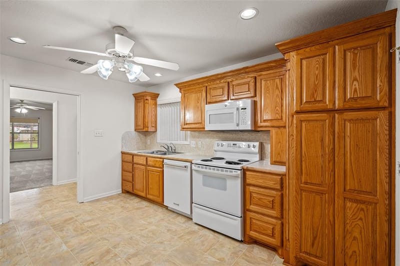 219 W Wilson Avenue, Sherman TX 75090 - Photo 19