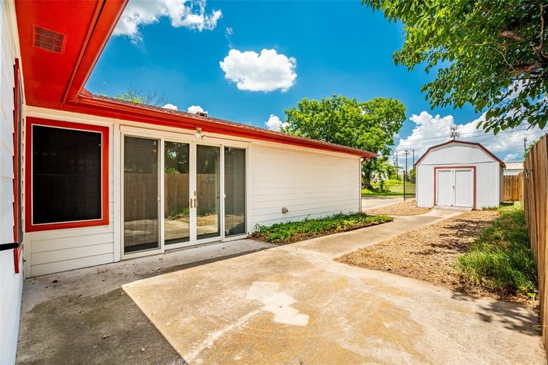 219 W Wilson Avenue, Sherman TX 75090 - Photo 4