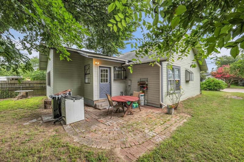 1020 Fisher Street, Bellmead TX 76705 - Photo 24