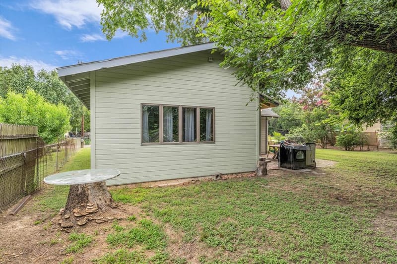 1020 Fisher Street, Bellmead TX 76705 - Photo 25