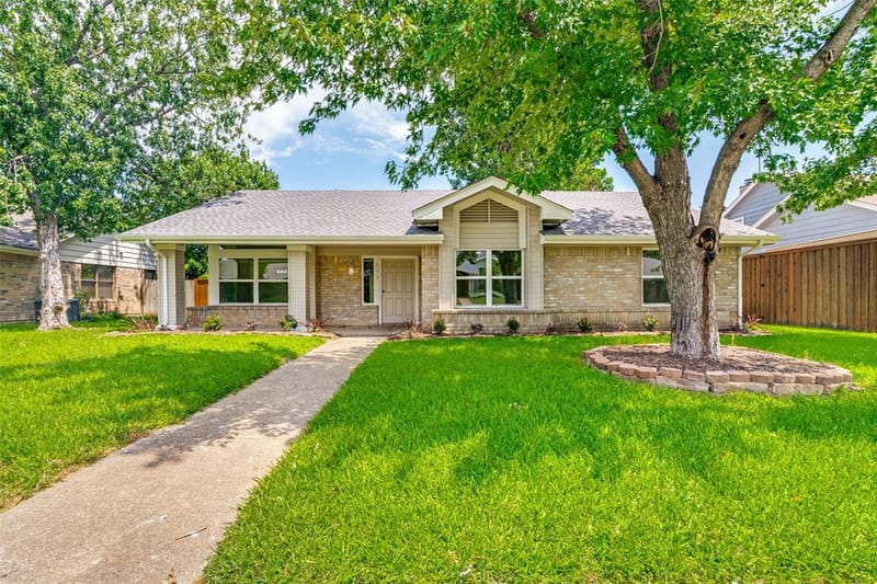 113 Country View Lane, Garland TX 75043 - Photo 2