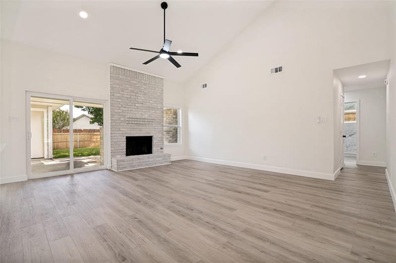 113 Country View Lane, Garland TX 75043 - Photo 4