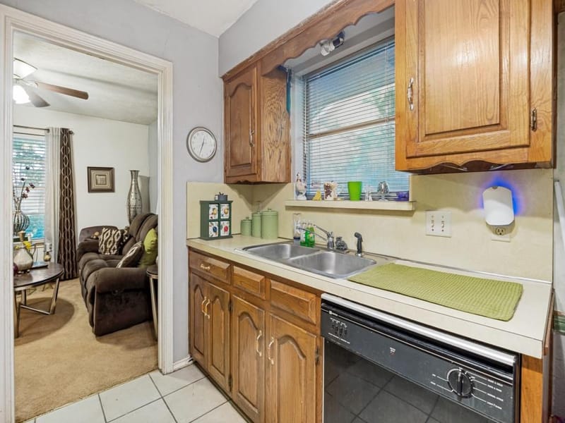 7133 Bayberry Lane, Dallas TX 75249 - Photo 7