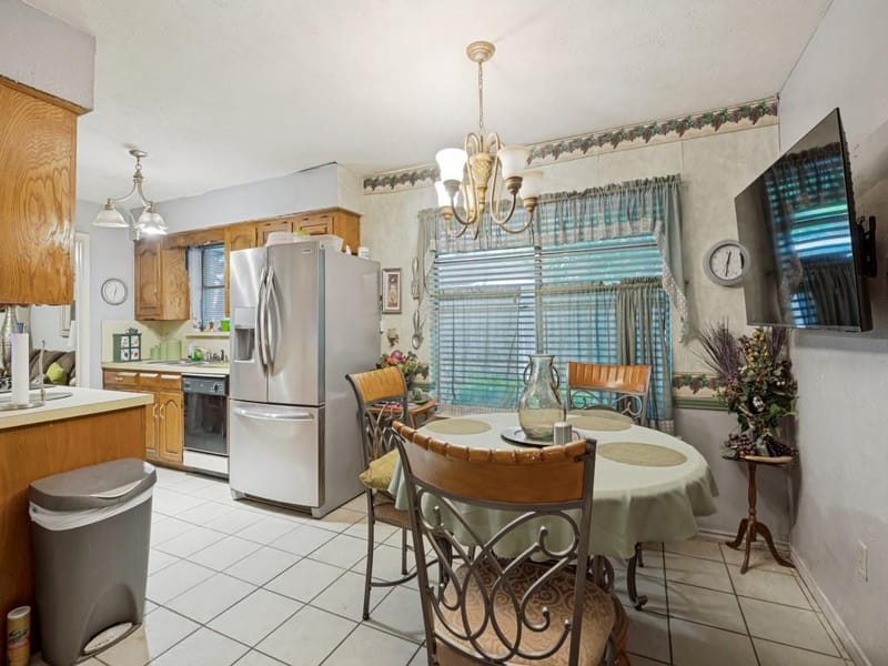 7133 Bayberry Lane, Dallas TX 75249 - Photo 10