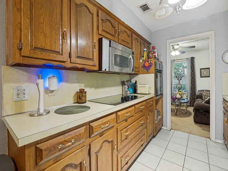 7133 Bayberry Lane, Dallas TX 75249 - Photo 8