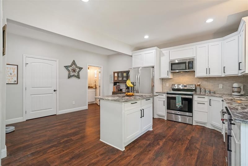 2341 Oak Leaf Trail, Cleburne TX 76031 - Photo 8