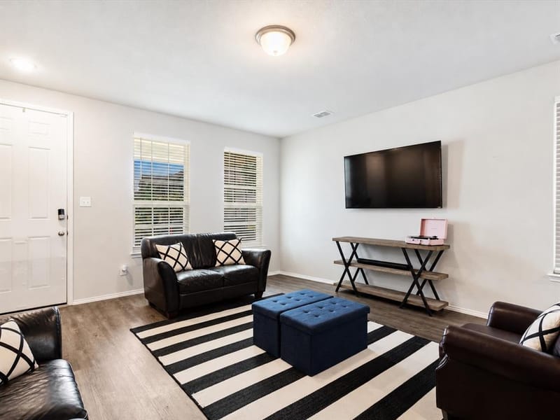 10040 Travis Drive, Providence Village TX 76227 - Photo 8