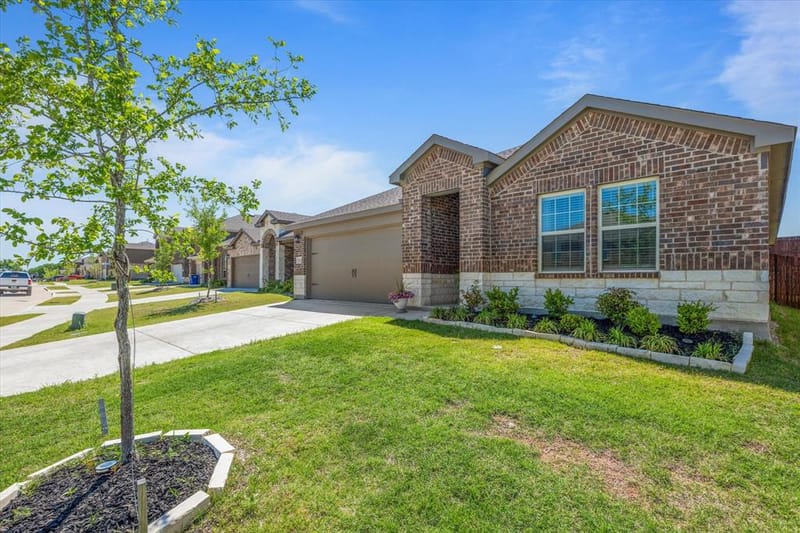 7313 Mayplace Drive, McKinney TX 75071 - Photo 3