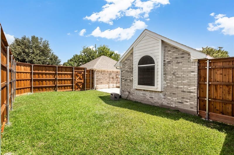 6610 Falcon Street, Rowlett TX 75089 - Photo 2