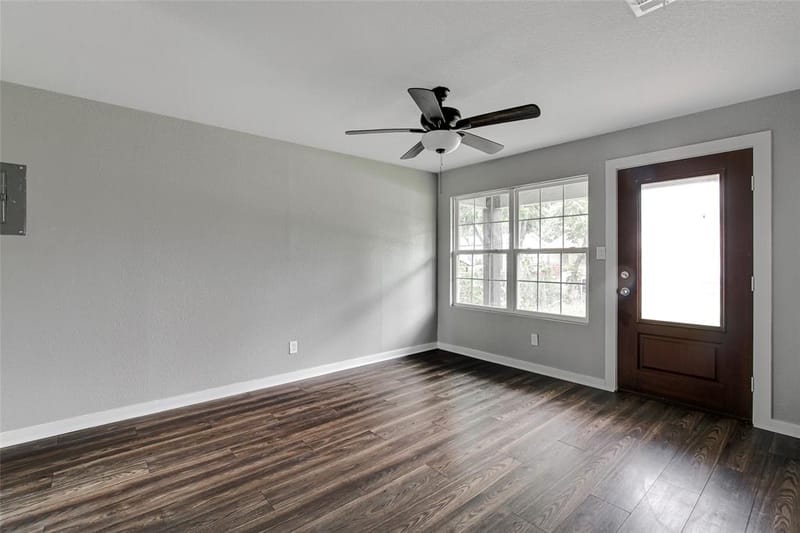 412 E Fogg Street, Fort Worth TX 76110 - Photo 4
