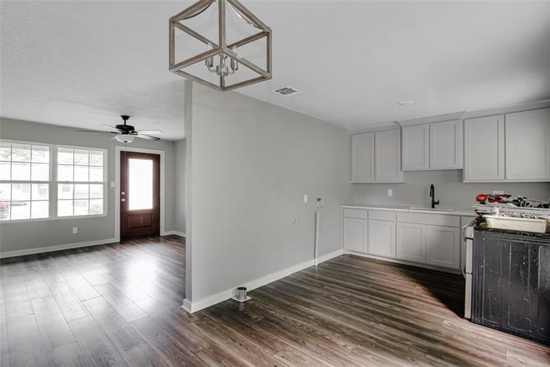 412 E Fogg Street, Fort Worth TX 76110 - Photo 8