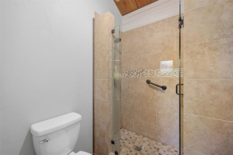 914 Kiowa Drive W, Lake Kiowa TX 76240 - Photo 25