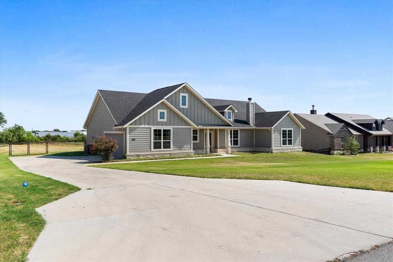 1011 Northern Oaks Court, Springtown TX 76082 - Photo 4