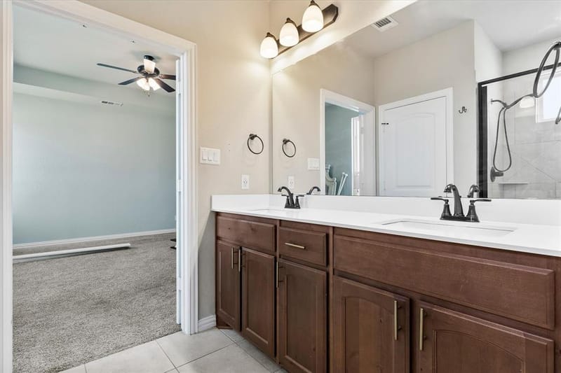 1011 Northern Oaks Court, Springtown TX 76082 - Photo 25